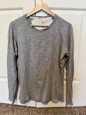 Men's Crewneck Long-Sleeve Sweater in Heather Grey